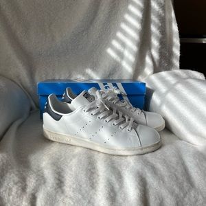 Adidas Stan smith, size 10, color white and navy